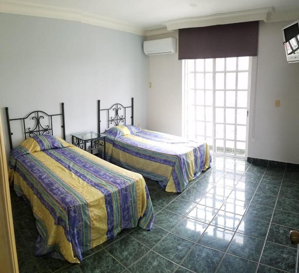 Hotel Playa Maria Масатлан Екстериор снимка