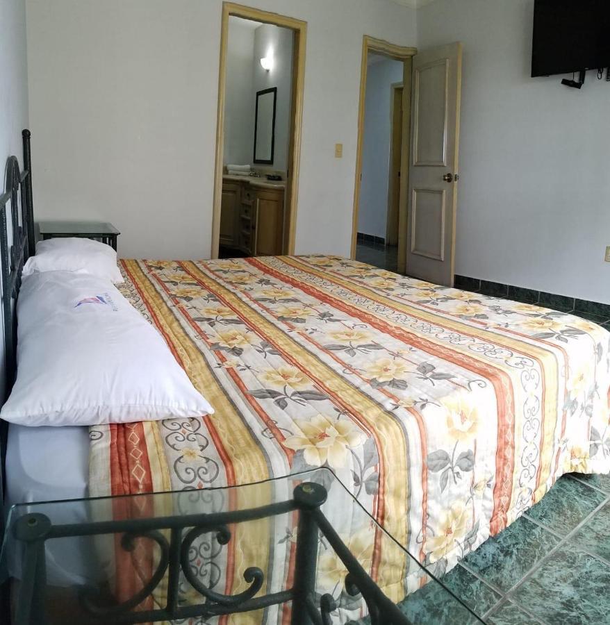 Hotel Playa Maria Масатлан Екстериор снимка